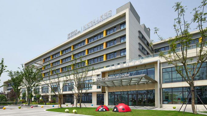 �������ӱ�����ͯҽԺװ��